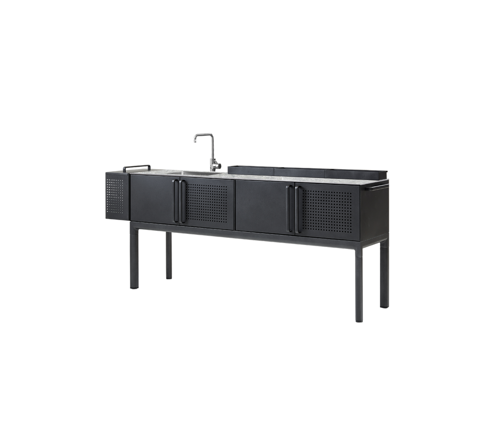 Moderne grauer Arbeitsplatte mit schwarzen Schränken in einer Küchenumgebung.