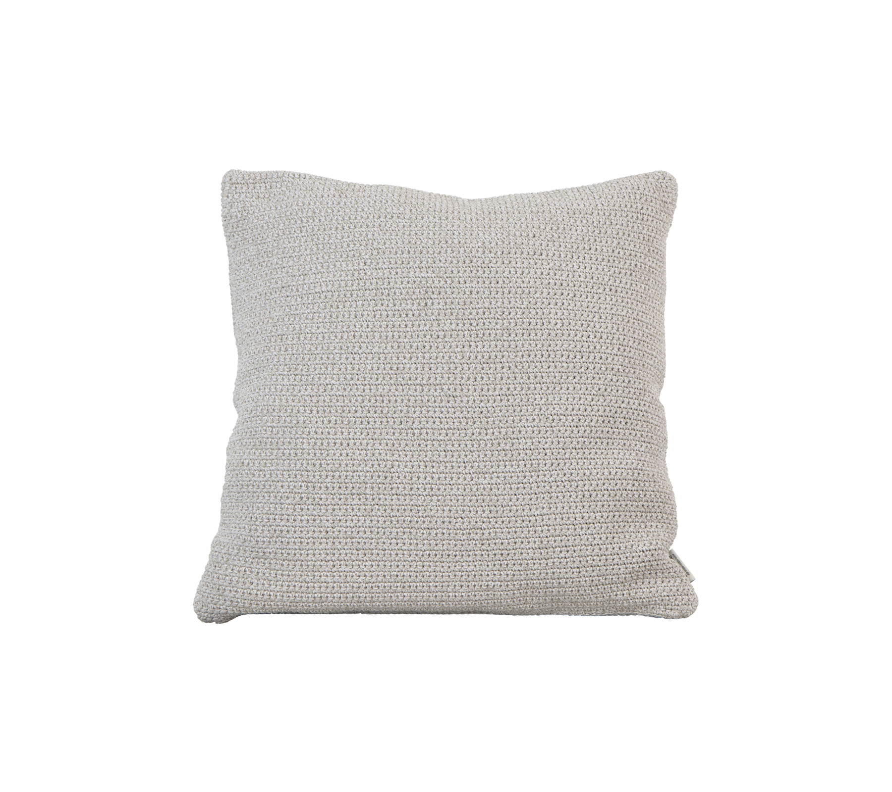 Texturierte quadratische Kissen in einer weichen, neutralen Farbe, perfekt um Komfort und Stil in jeden Raum zu bringen.