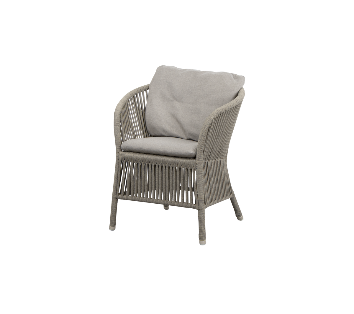 Stylischer Sessel mit einem gewebten Design und einem weichen, hellen Kissen, perfekt zum Entspannen und zur Aufwertung jedes Raums.