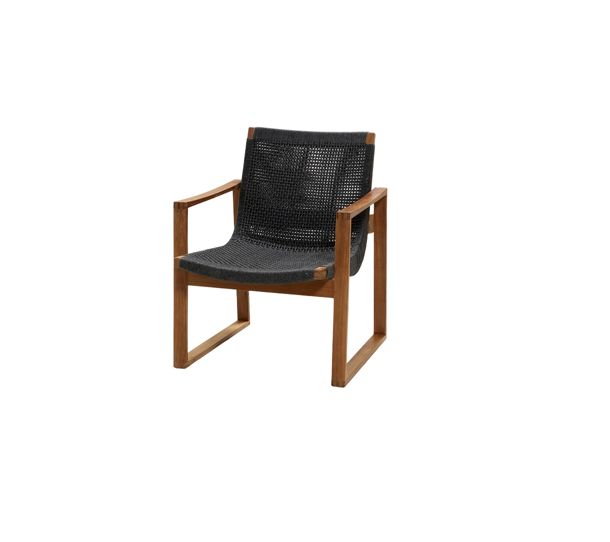 Stilvoller Stuhl mit einem Holzrahmen und einem bequemen Sitz aus dunklem Stoff, perfekt für moderne Interiors oder legere Umgebungen.