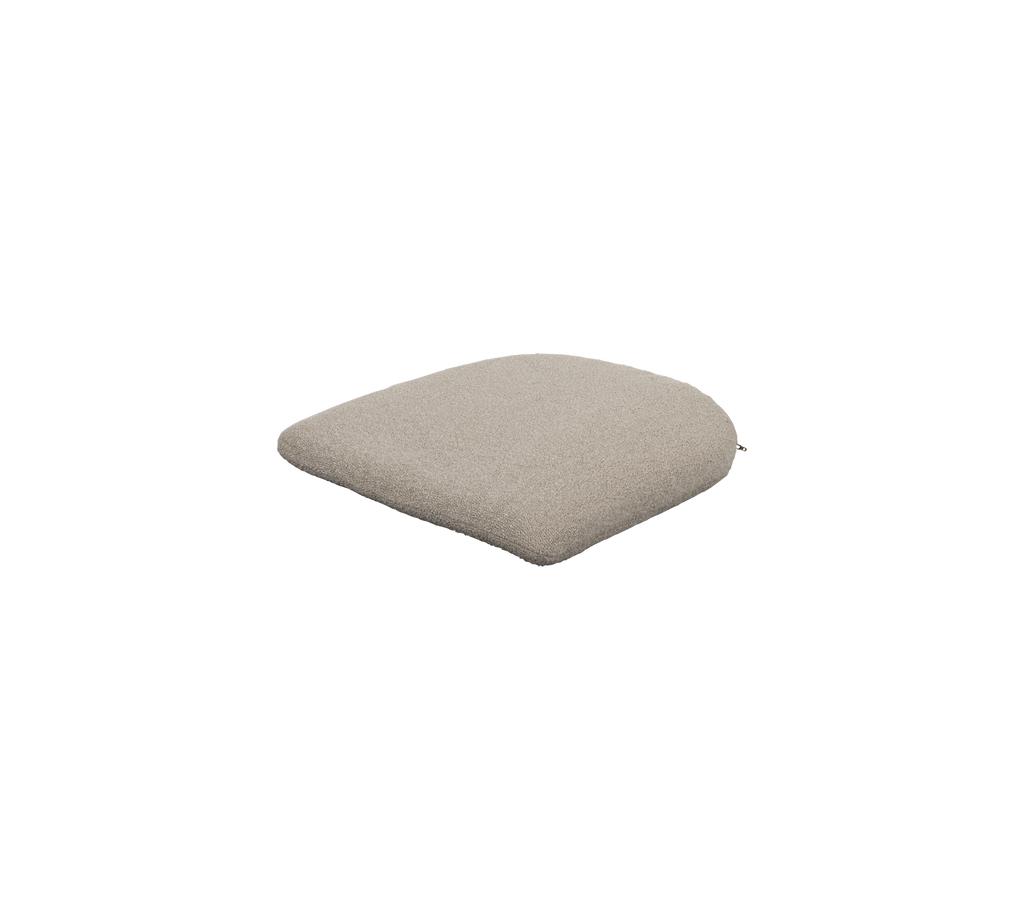 Quadratkissen aus einem weichen, beigen Stoff, das Komfort bietet und einen neutralen Akzent für jede Sitzgelegenheit setzt.