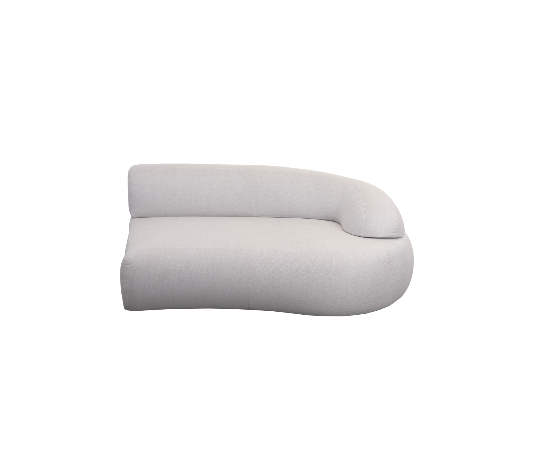 Gekrümmtes, modernes Sofa aus weichem, neutralem Stoff mit minimalistischer Gestaltung und einer glatten, runden Armlehne.