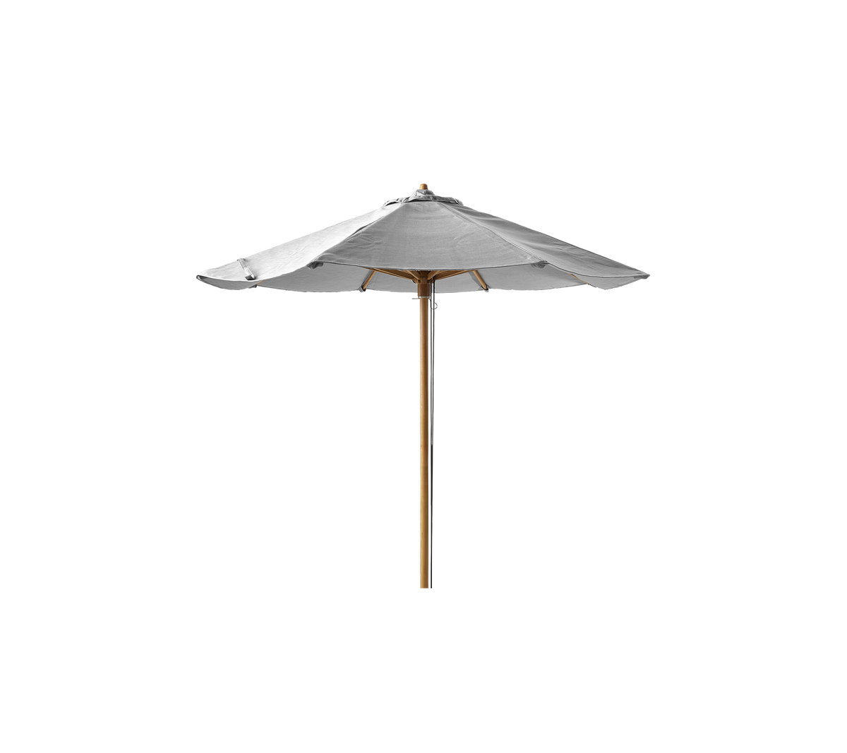 Ein schicker, weißer Regenschirm mit einem Holzstock, der dafür entworfen ist, Schatten zu spenden und Außenbereiche zu verschönern.