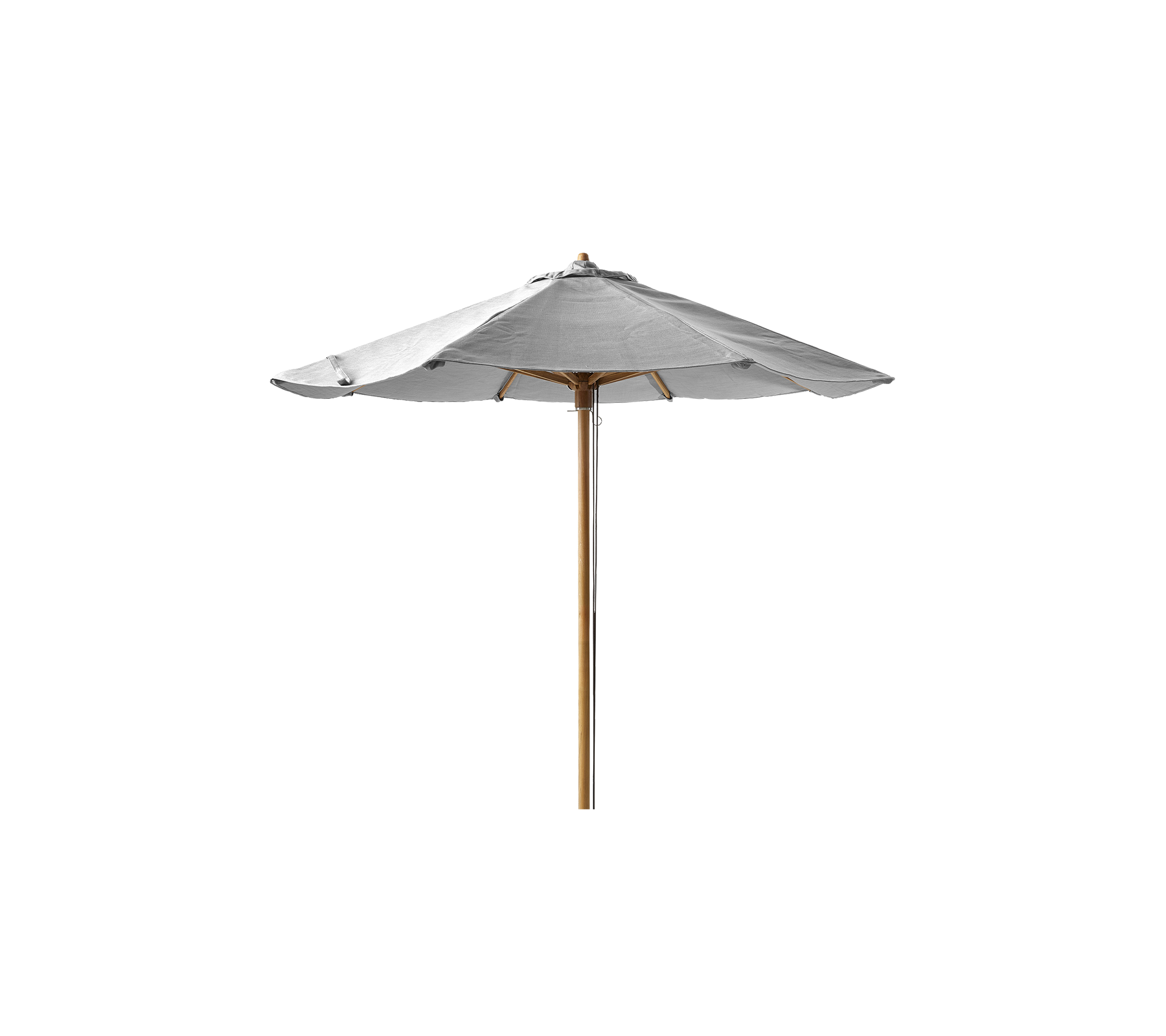 Ein schicker, weißer Regenschirm mit einem Holzstock, der dafür entworfen ist, Schatten zu spenden und Außenbereiche zu verschönern.