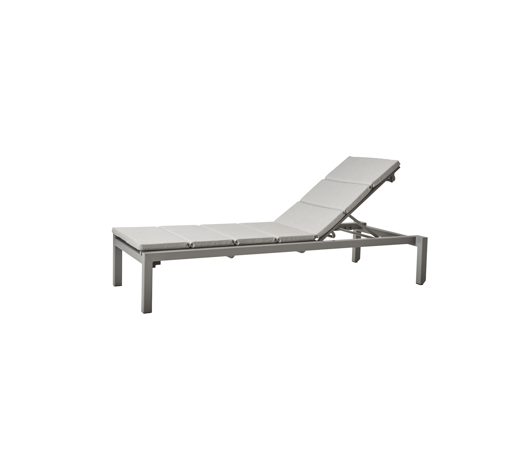 Verstellbare Chaiselong mit einem schlanken, modernen Design und gepolstertem Sitz für Komfort. Ideal zur Entspannung.