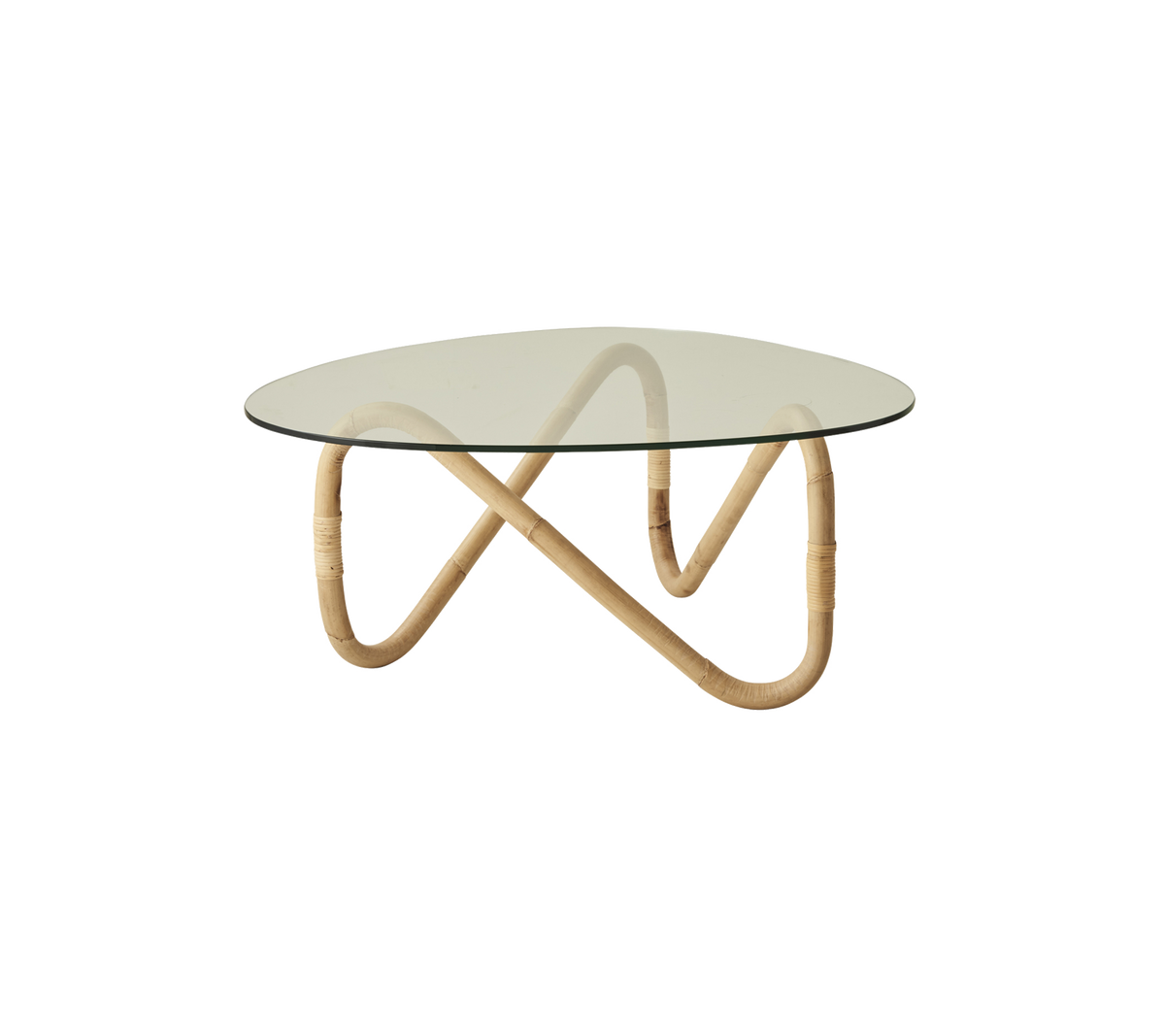 Couchtisch mit einer runden Glasplatte, die von einem eleganten, wellenförmigen Bambusgestell getragen wird, kombiniert modernes Design mit natürlichen Materialien.