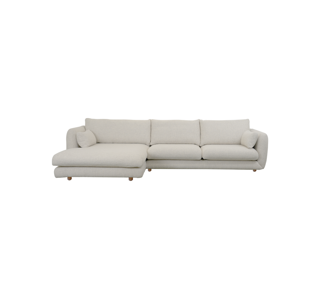 Moderne sandfarbene Sofa mit Chaiselong-Design.