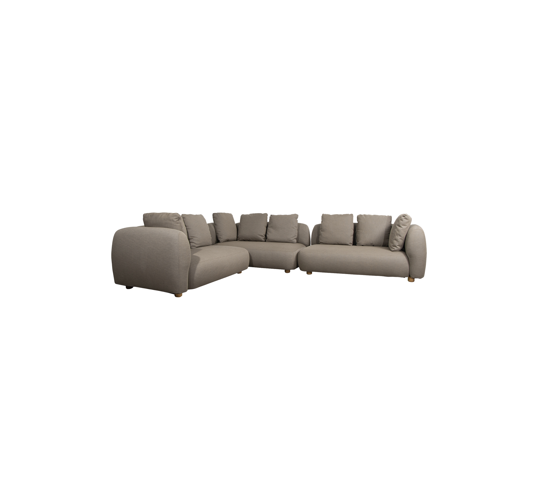 Ein modernes Ecksofa aus einem gedämpften grauen Stoff mit plüschigen Kissen und Holzbeinen, entworfen für Komfort und Stil.