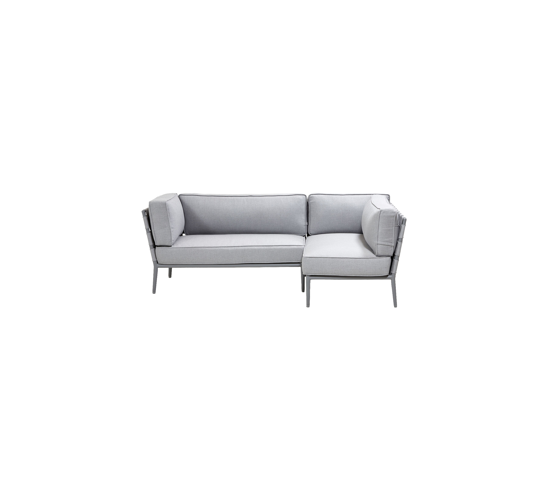 Stilvolle hellgraue Eckcouch mit modernem Design, ausgestattet mit weichen Kissen für Komfort und eleganten metallen Akzenten.