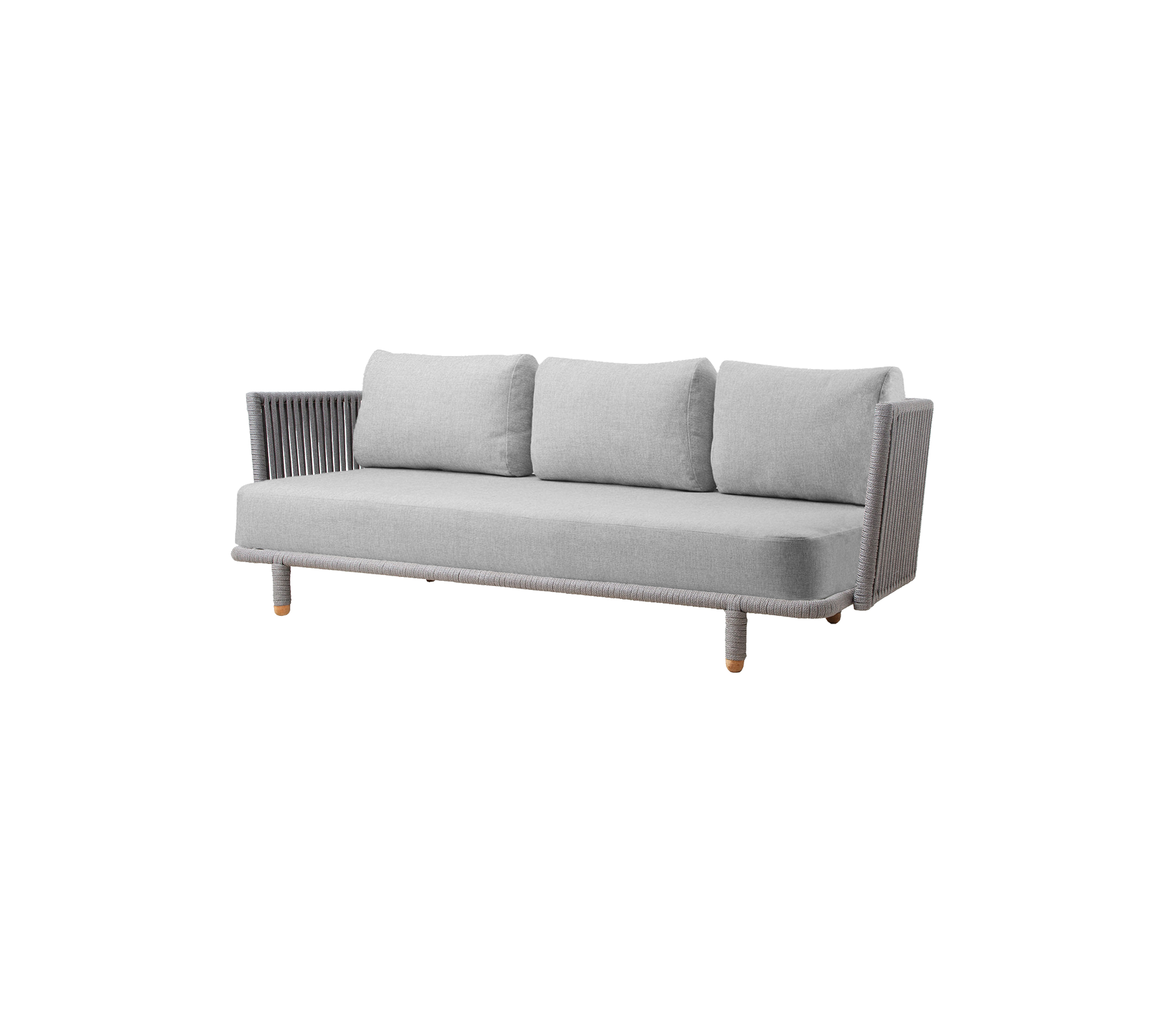 Stilvolles graues Sofa mit drei Kissen und modernem Design, perfekt zur Aufwertung jedes Wohnraums.