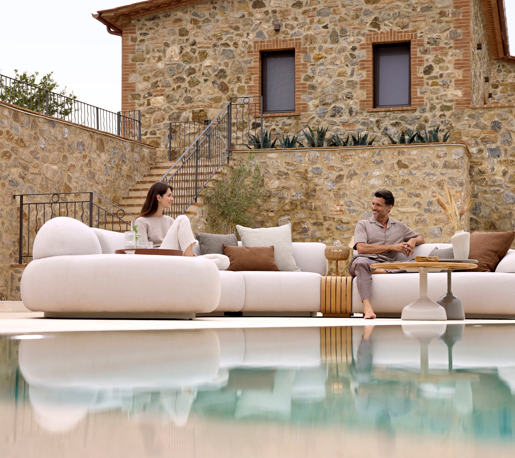 Cane-line Mellow 6-seater sofa