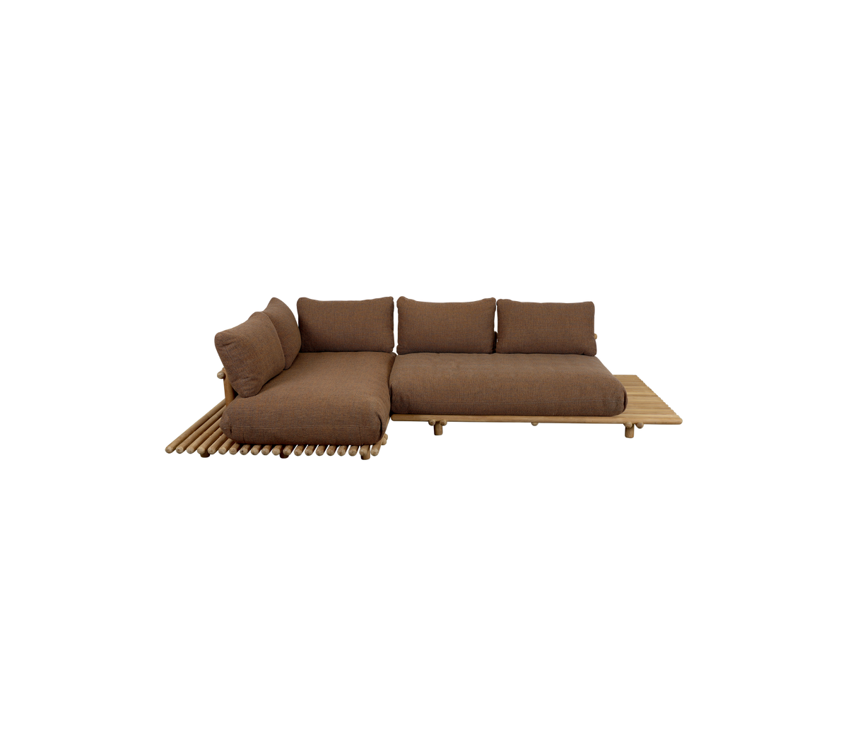 Moderne Ecksofa mit einem tiefbraunen Stoffbezug und einem Holzgestell, ausgestattet mit weichen Kissen für Komfort und stilvolles Design.